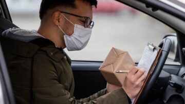 В Риме вводят плату за бросание монетки в фонтан Треви