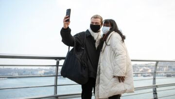 В Госдуме предложили ограничить сборы авиакомпаний за ручную кладь