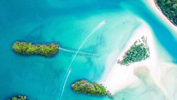 Американский пассажир проник в двигатель самолёта