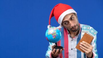 Крупнейший в мире крытый морской парк распахнул свои двери в Китае.