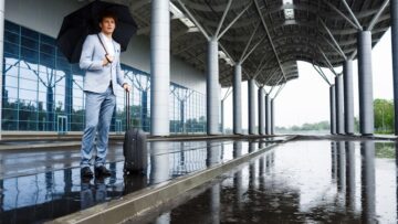 В офисе губернатора на Пхукете напал российский турист с топором