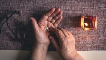 Власти США рассматривают возможность временного прекращения авиарейсов из соображений безопасности.