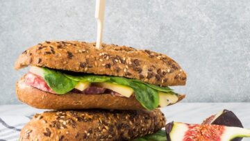 Поездка в Анталью из Москвы обойдется туристам в шесть тысяч рублей.