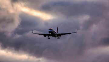 На Байкале временно ограничили доступ к некоторым туристическим маршрутам из-за активности медведей.